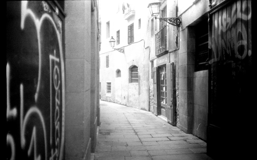 Dispatches from a shy street&nbsp;photographer